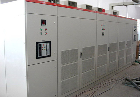 江蘇熔盛重工有限公司訂購的2臺(tái)1600KVA變頻岸電電源投入使用